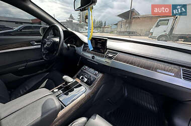 Седан Audi A8 2015 в 