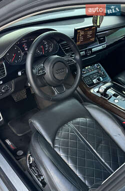 Седан Audi A8 2011 в 