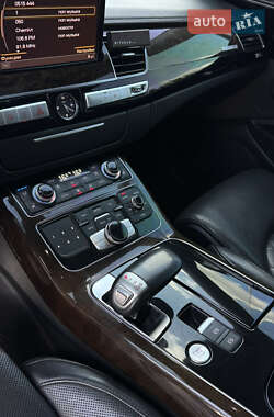 Седан Audi A8 2011 в 
