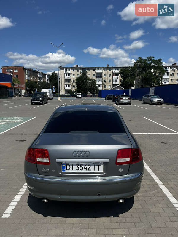 Седан Audi A8 2006 в Калуші