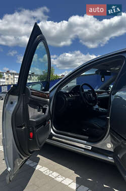 Седан Audi A8 2006 в 