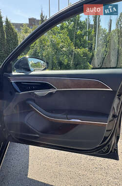 Седан Audi A8 2021 в 