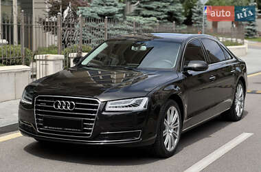 Седан Audi A8 2017 в 