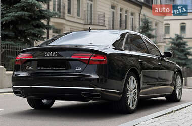 Седан Audi A8 2017 в 