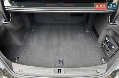 Седан Audi A8 2017 в 