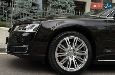 Седан Audi A8 2017 в 