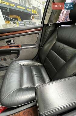 Седан Audi A8 2001 в 