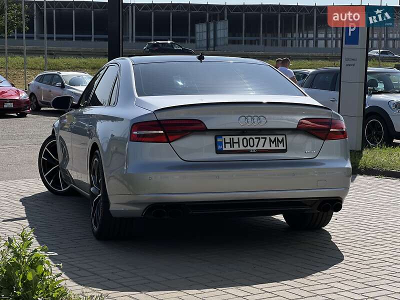 Седан Audi A8 2015 в Одессе