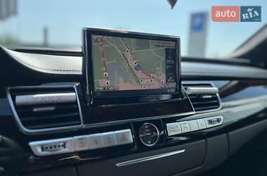 Седан Audi A8 2015 в 