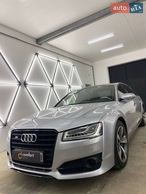 Седан Audi A8 2015 в Одессе
