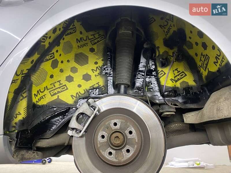 Седан Audi A8 2015 в Одессе