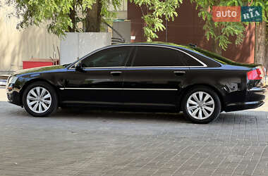 Седан Audi A8 2005 в 