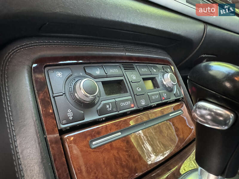 Седан Audi A8 2005 в Днепре