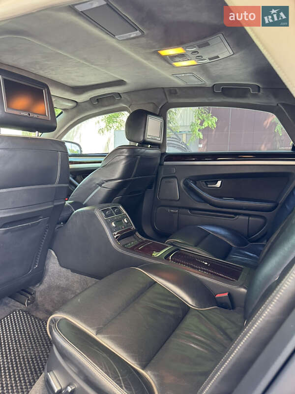 Седан Audi A8 2005 в Днепре