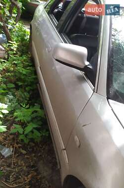 Седан Audi A8 2001 в 