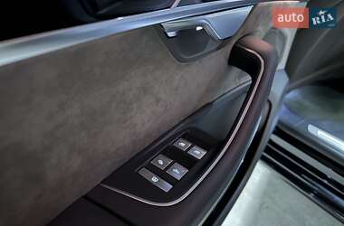 Седан Audi A8 2021 в 