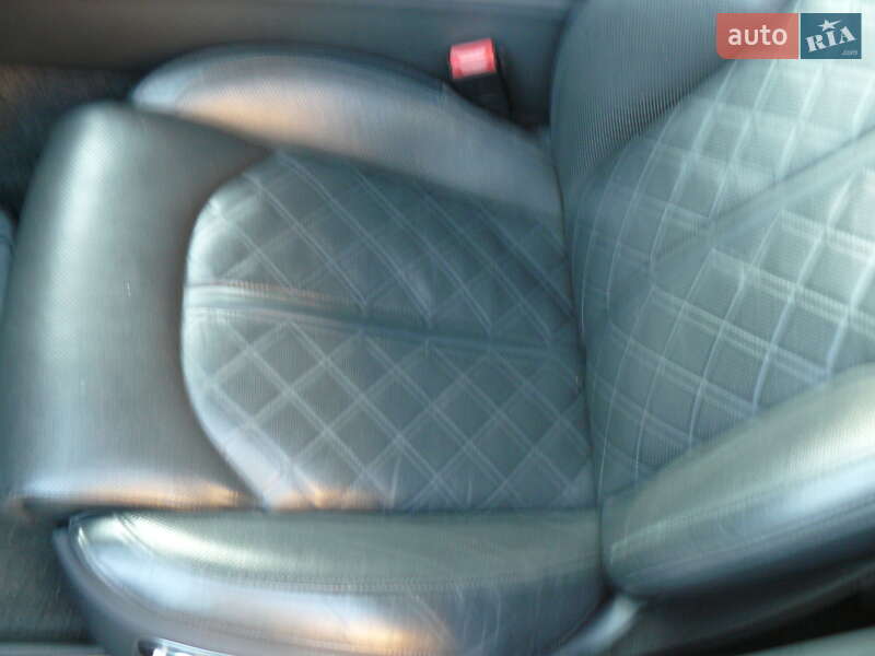 Седан Audi A8 2013 в Ивано-Франковске