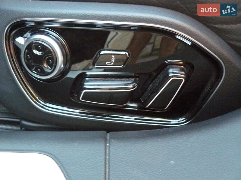 Седан Audi A8 2013 в Ивано-Франковске