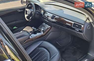 Седан Audi A8 2017 в 