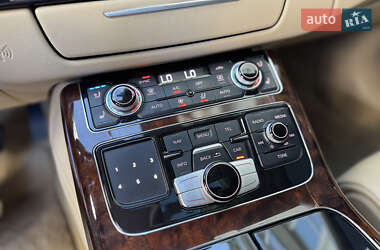 Седан Audi A8 2013 в 