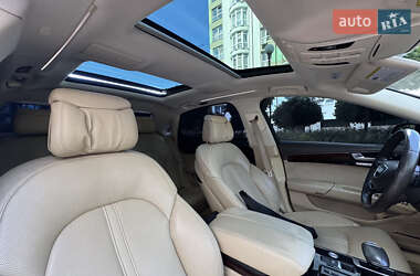 Седан Audi A8 2013 в 