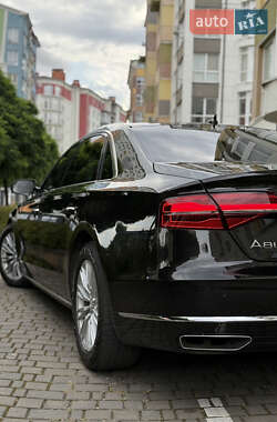 Седан Audi A8 2017 в 