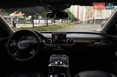 Седан Audi A8 2017 в 