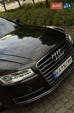 Седан Audi A8 2017 в 