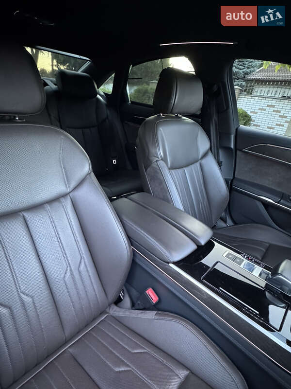 Седан Audi A8 2019 в Києві