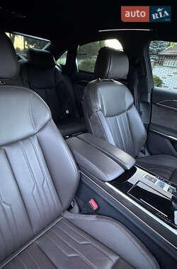 Седан Audi A8 2019 в 
