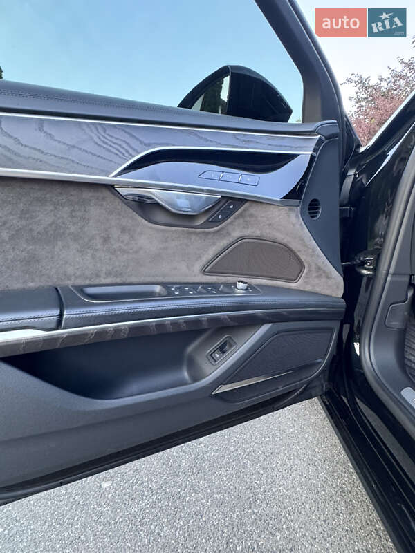 Седан Audi A8 2019 в Києві