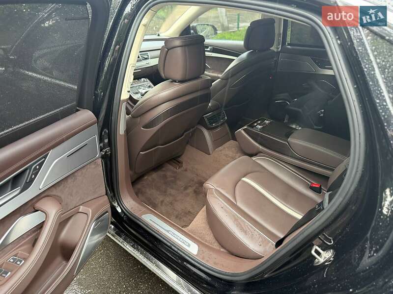 Седан Audi A8 2016 в Киеве