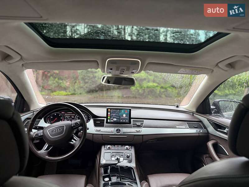 Седан Audi A8 2016 в Киеве