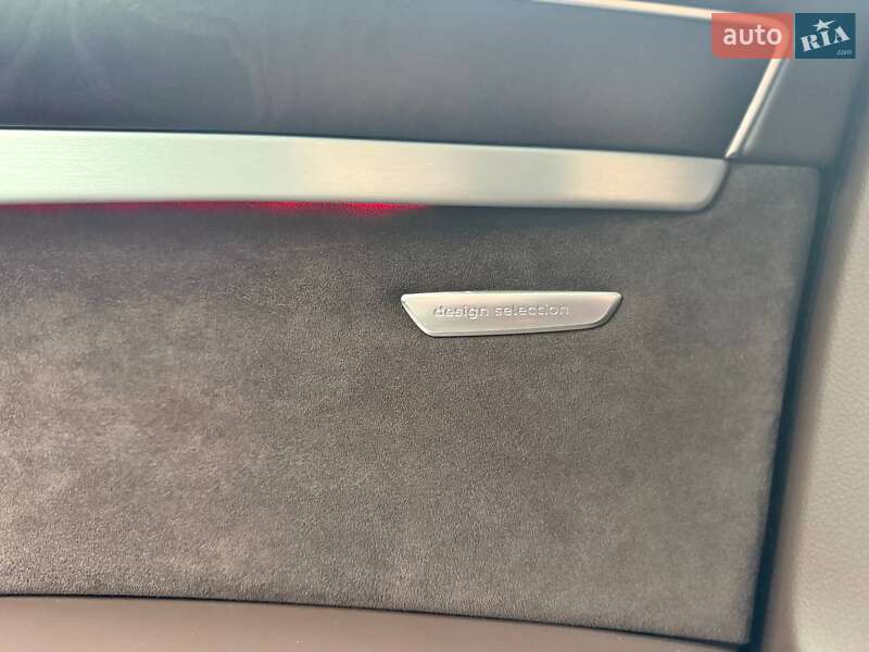 Седан Audi A8 2016 в Киеве