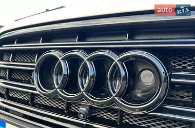 Седан Audi A8 2011 в 