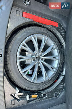 Седан Audi A8 2011 в 