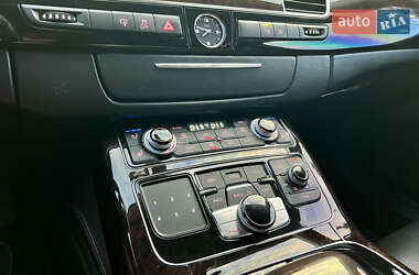 Седан Audi A8 2011 в 