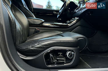 Седан Audi A8 2011 в 