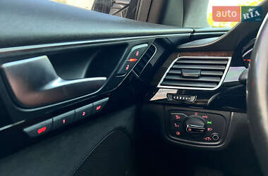 Седан Audi A8 2011 в 