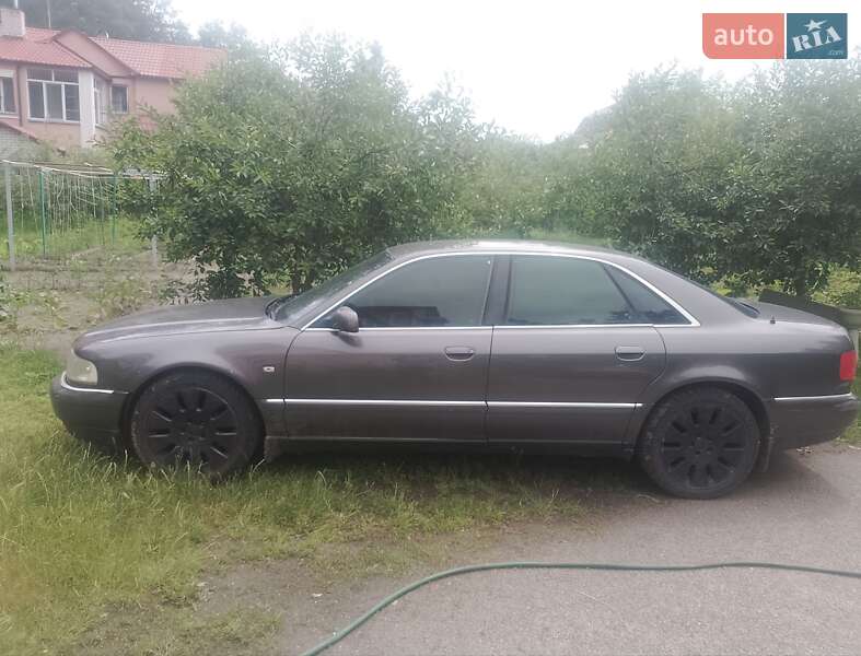 Седан Audi A8 2000 в Киеве