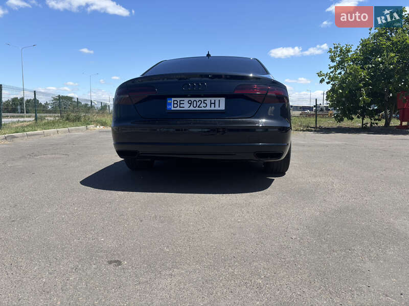 Седан Audi A8 2015 в Миколаєві