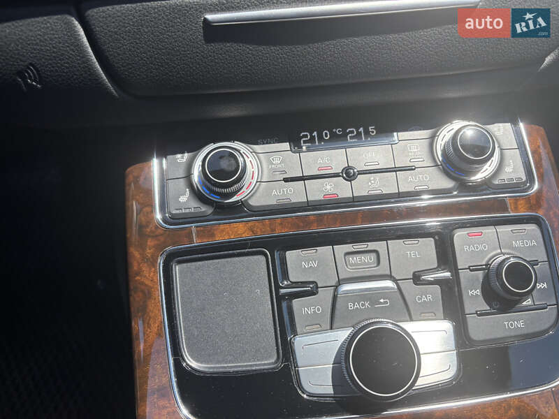 Седан Audi A8 2015 в Миколаєві