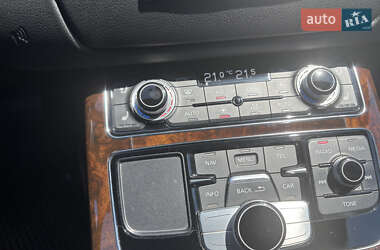 Седан Audi A8 2015 в 