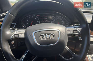 Седан Audi A8 2015 в 
