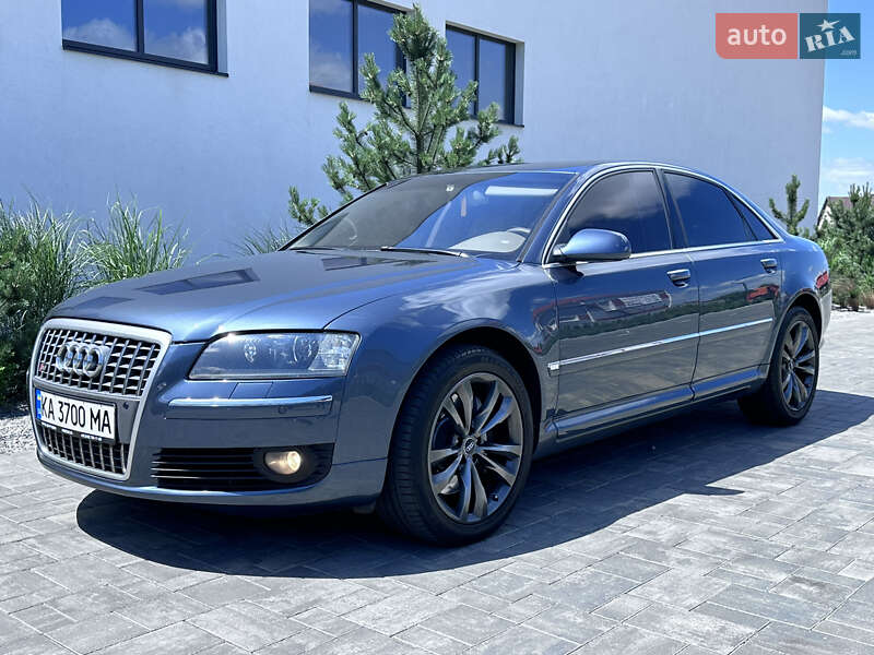 Седан Audi A8 2004 в Луцке