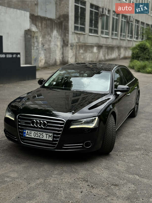 Седан Audi A8 2013 в Днепре