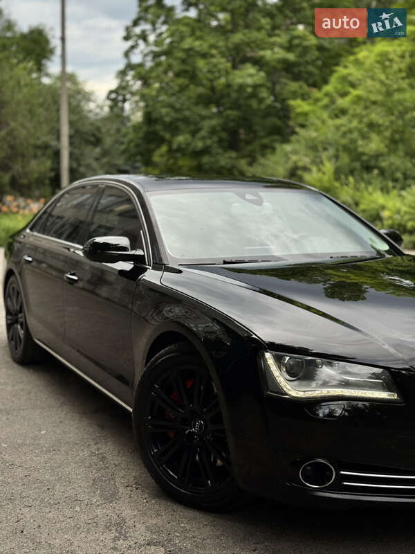 Седан Audi A8 2013 в Днепре