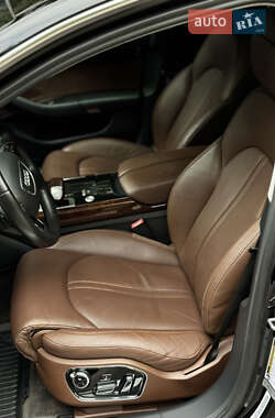Седан Audi A8 2013 в Днепре