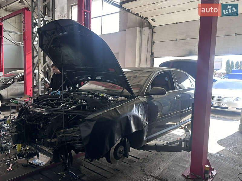 Седан Audi A8 2004 в Луцке