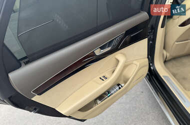 Седан Audi A8 2013 в 